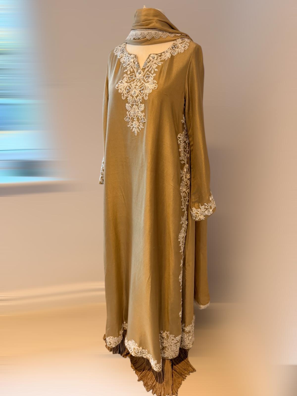 Hina Rasim - Silk Kaftan