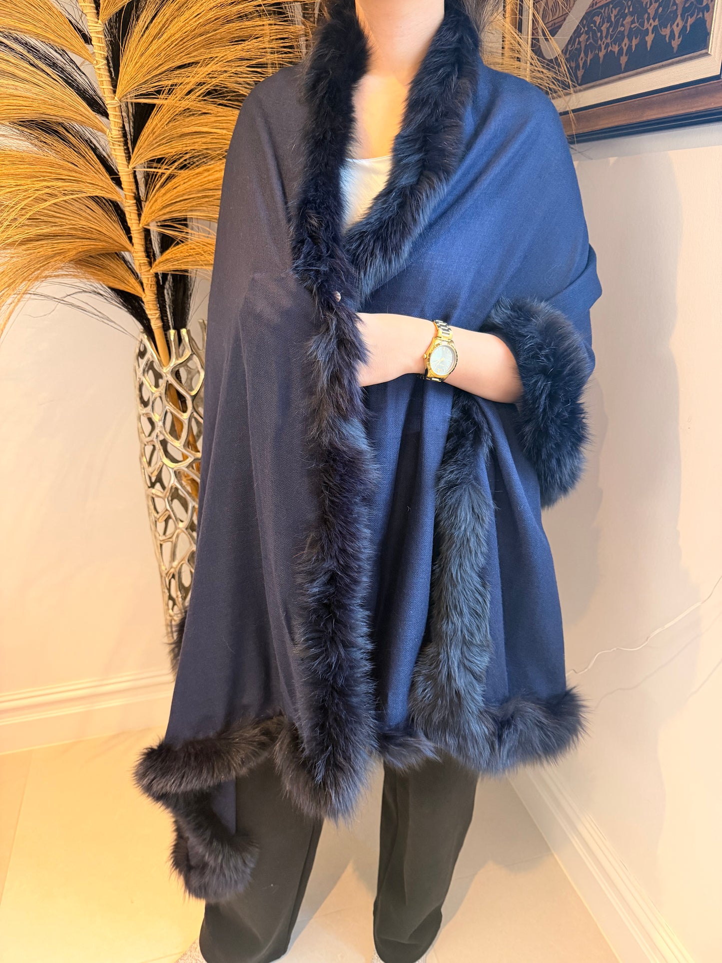 HR- Blue Faux Fur Shawl