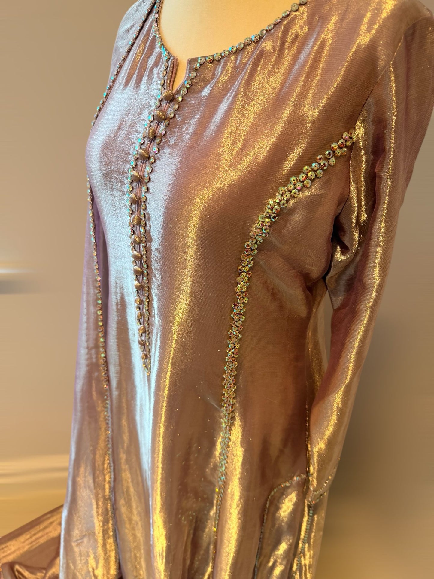 Hina rasim - Tissue Suit