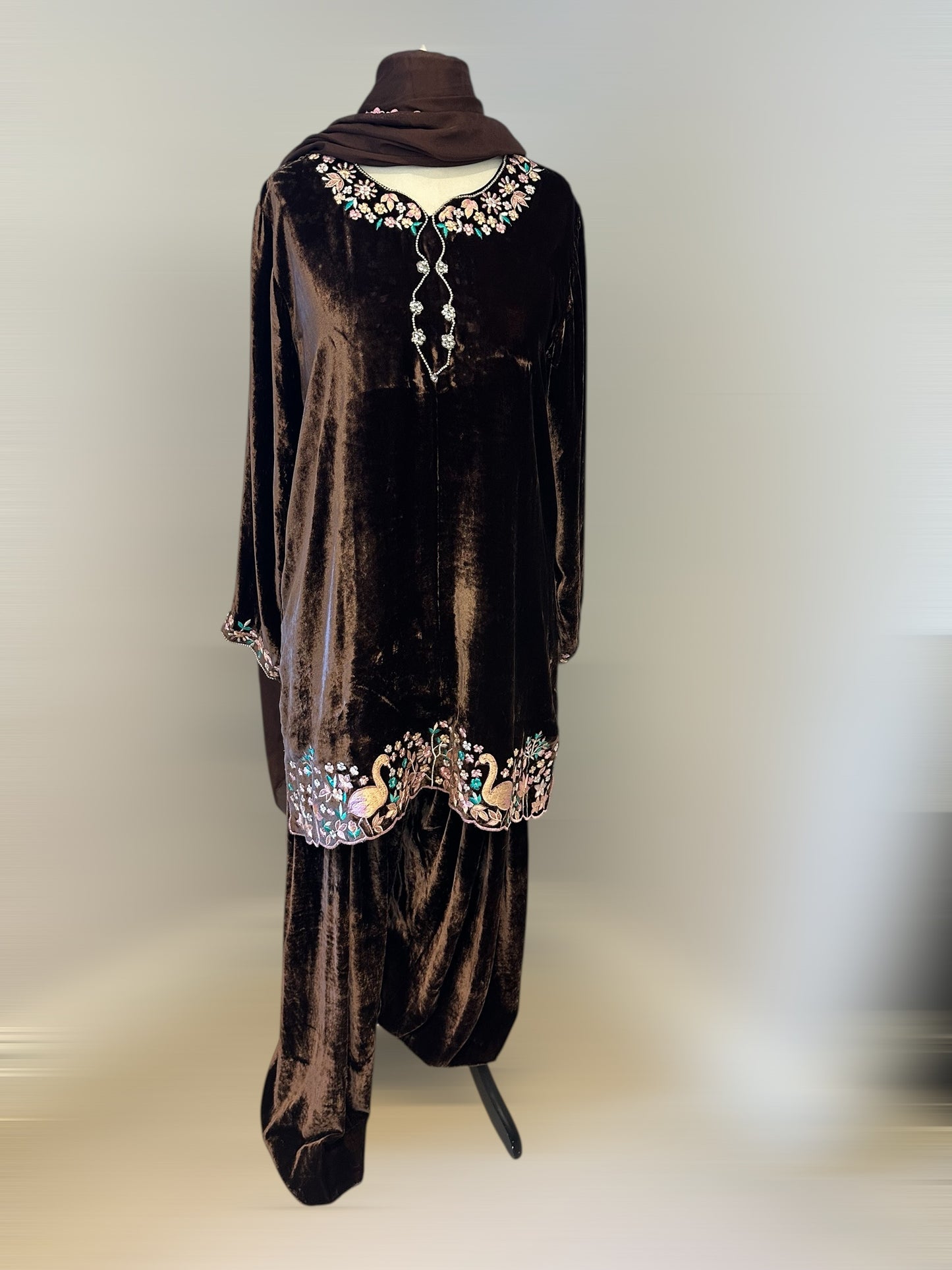 Hina Rasim -  Brown Velvet Farshi Shalwar Suit