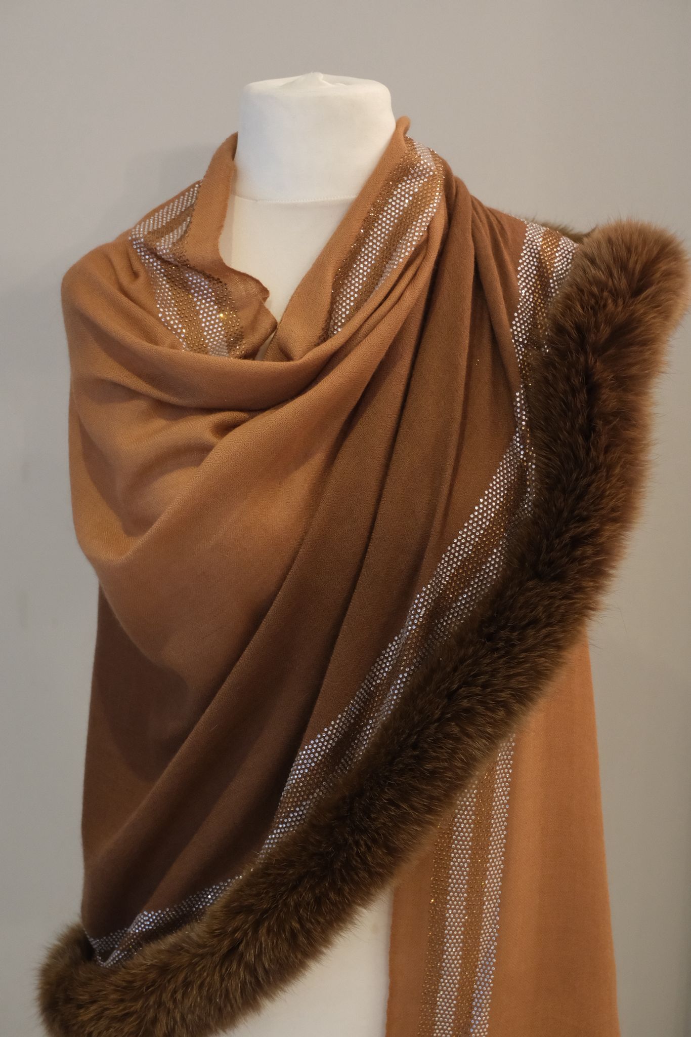 HR-Brown Faux Fur Shawl