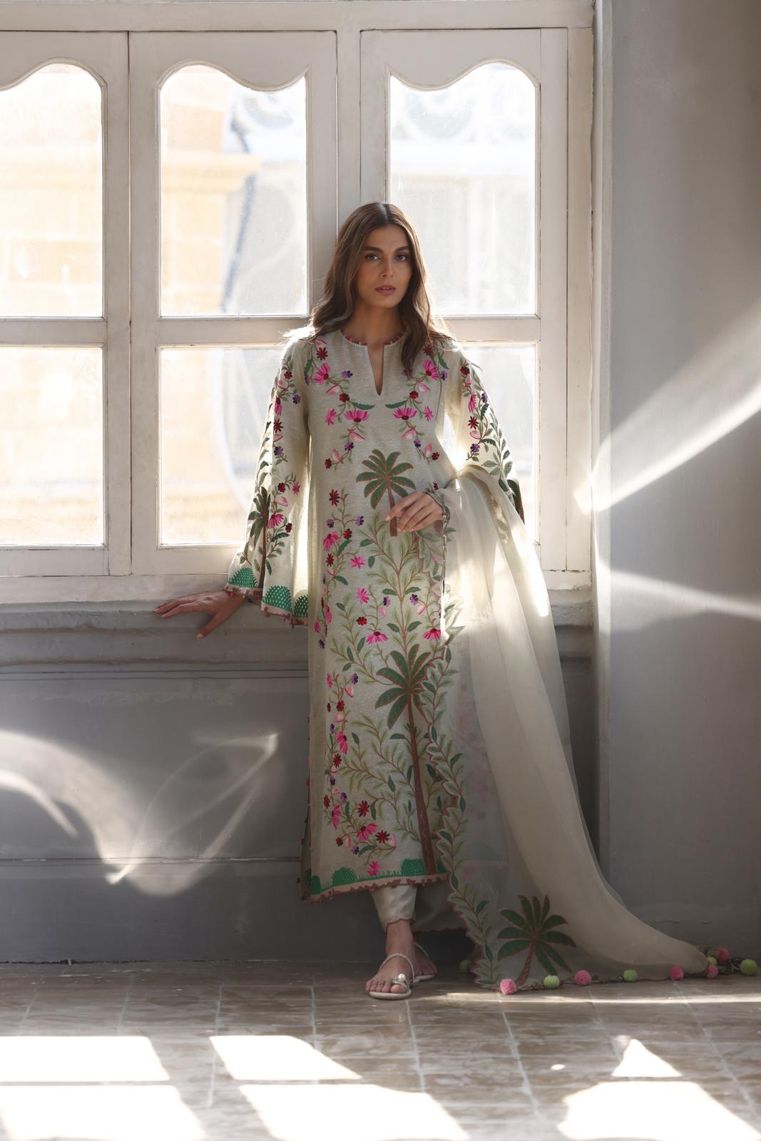 Cia Set |  Sania Maskatiya