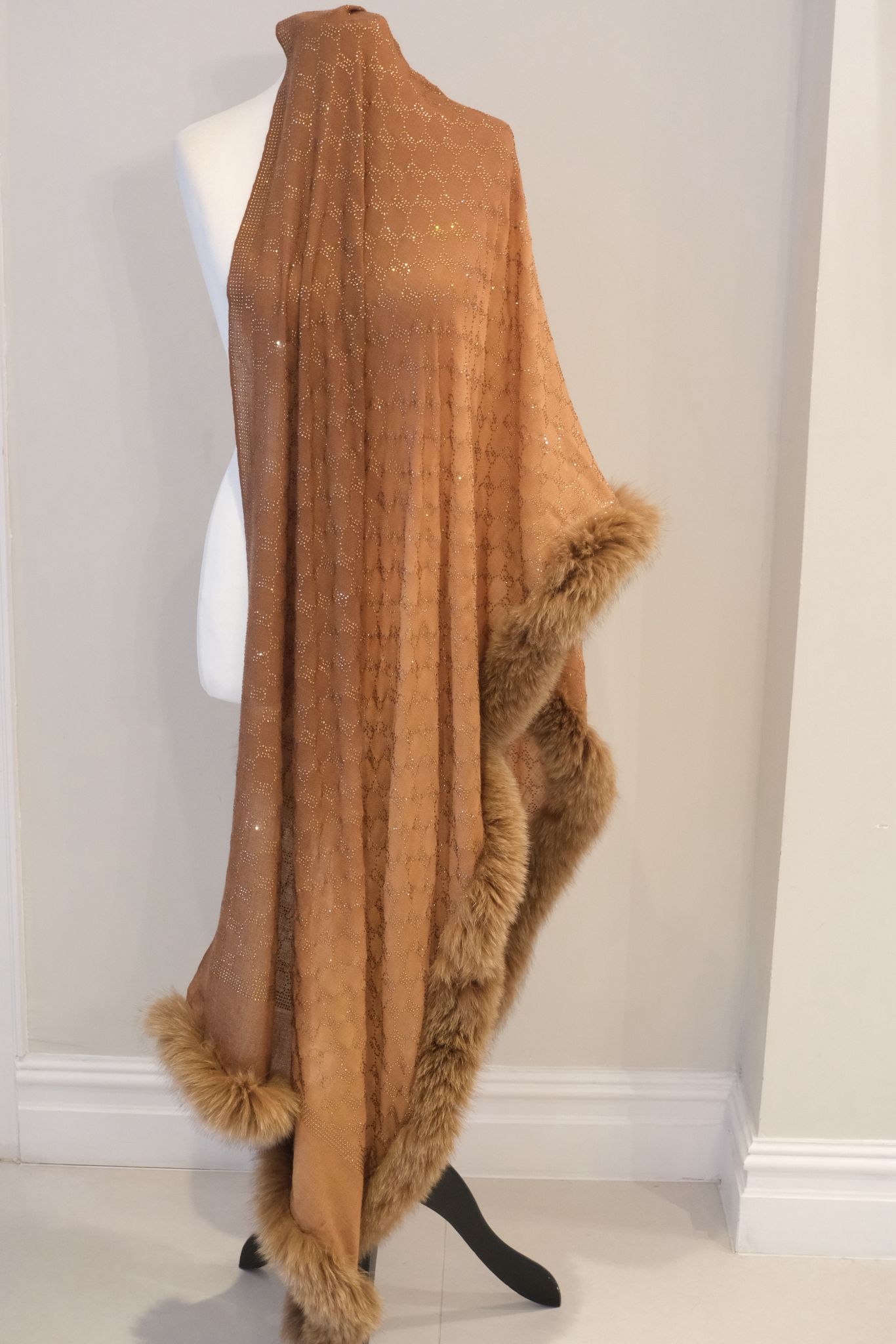 HR- Brown Ombre Faux Fur Shawl