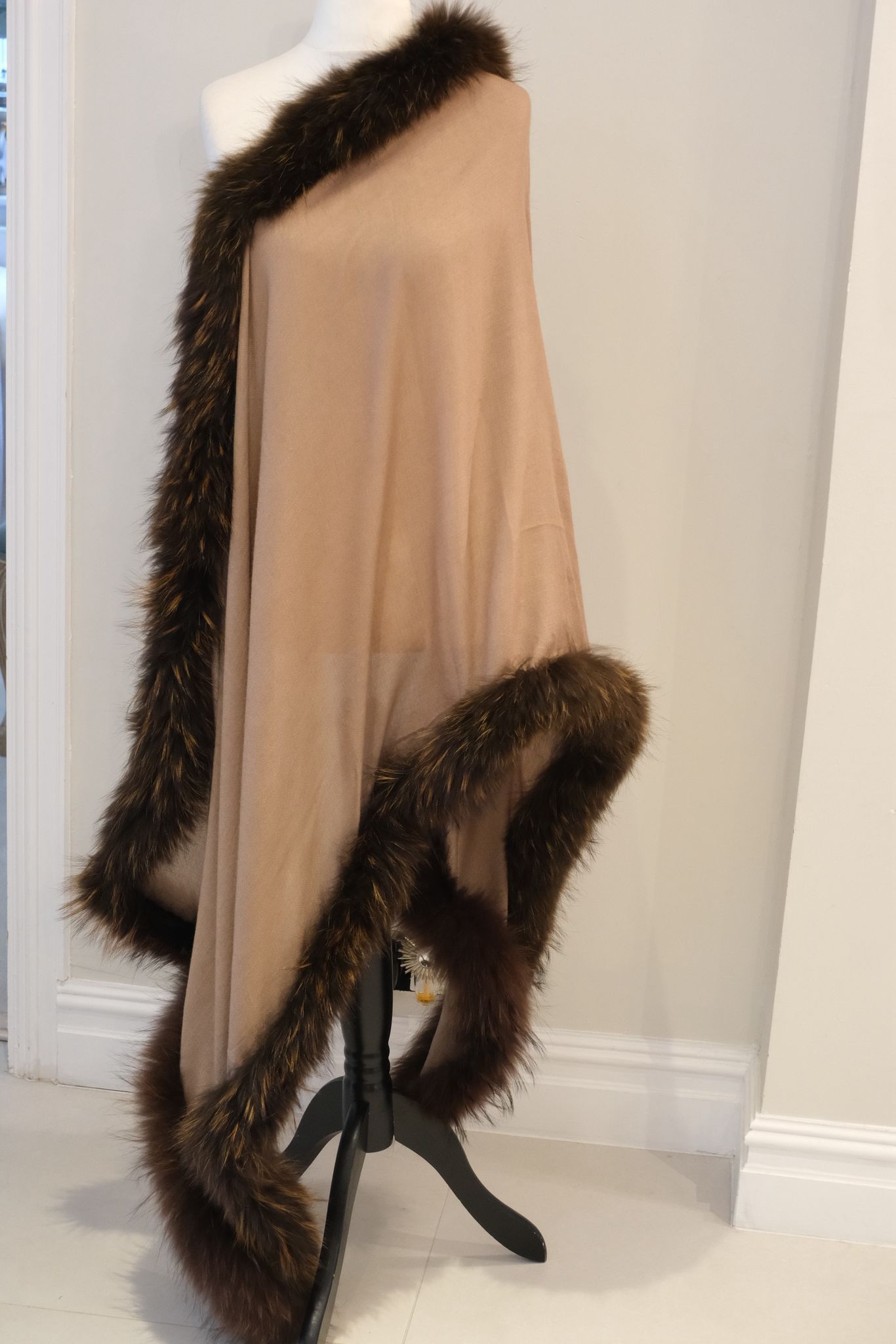 HR- Beige Faux Fur Shawl