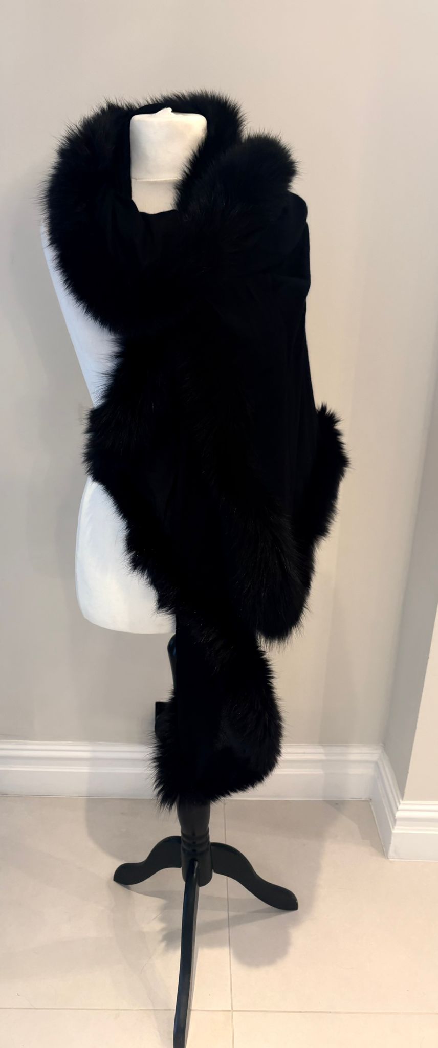 HR- Black Faux Fur Shawl