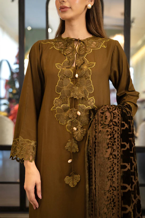 Olive Nocte | Sumaira Aurangzeb